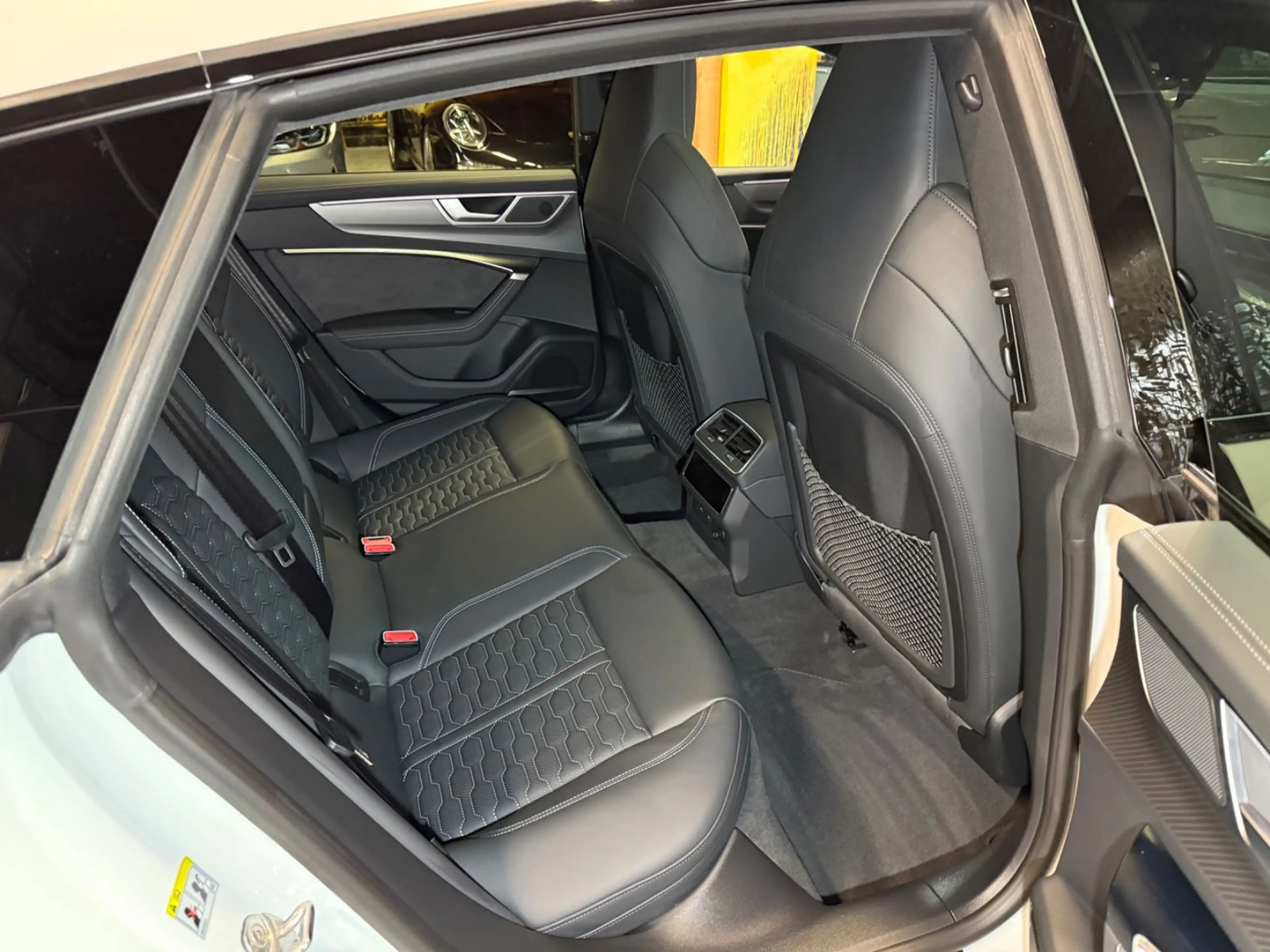 Audi RS7 Sportback 4.0 TFSI quattro~HEAD-UP~PANO~MATR — photo 15