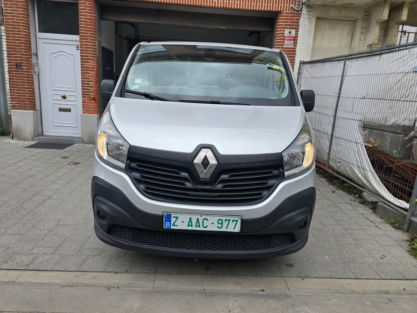 Renault Trafic Trafic Passenger 1.6 dCi Energy Confort S Silber - 1