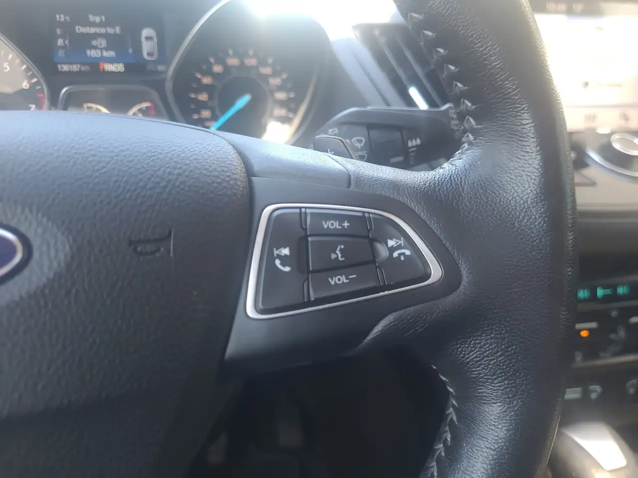 Ford Escape снимка Ford Escape