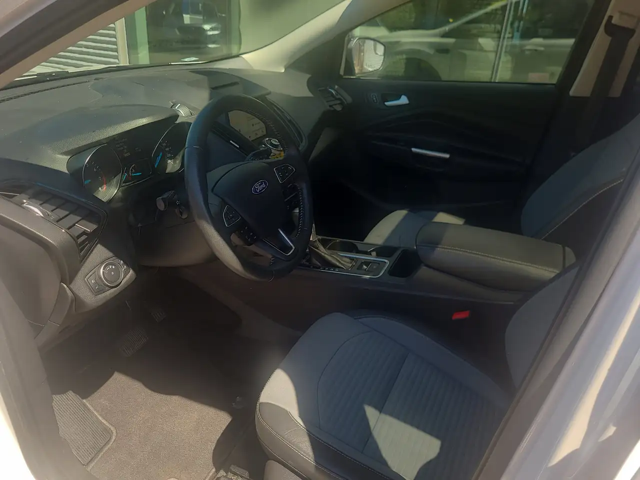 Ford Escape снимка Ford Escape