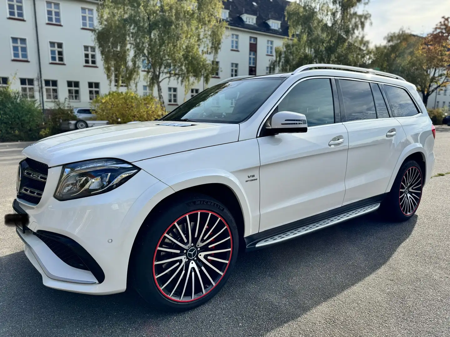 Mercedes-Benz GLS 63 AMG AMG GLS 63 4Matic AMG Speedshift 7G-TRONIC Bílá - 1