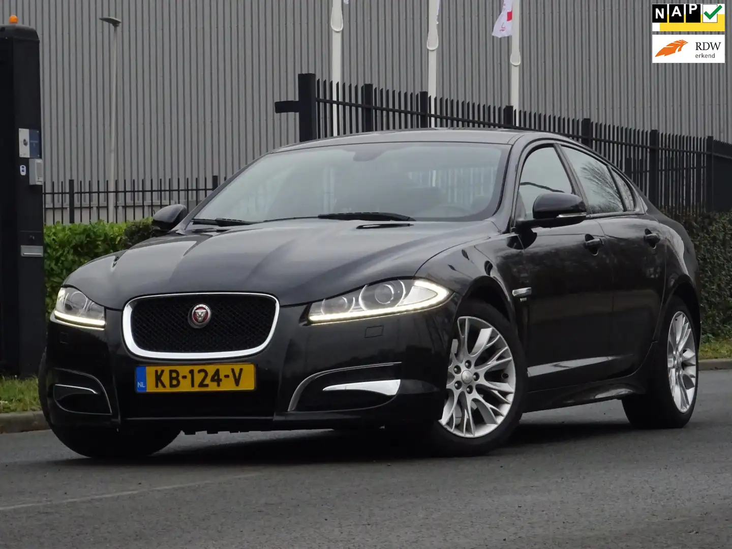 Jaguar XF 2.0d Pure AUTOMAAT NAP/LEER/NAVI/CAMERA/MEMORY/PDC Zwart - 1