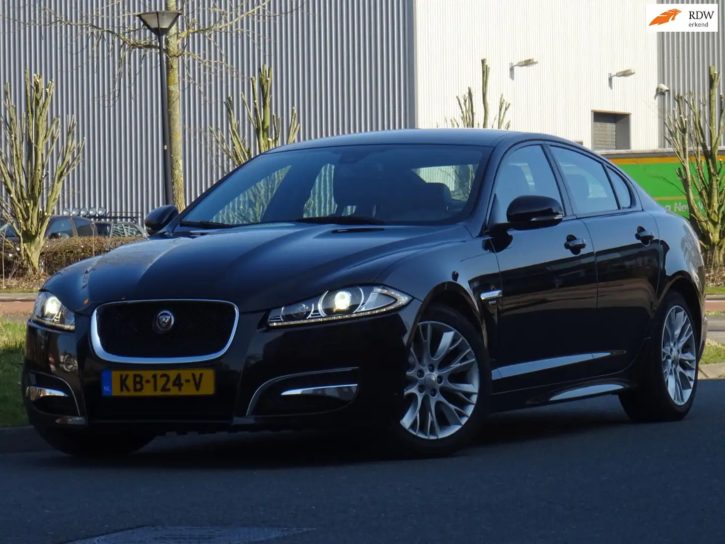 Jaguar XF 2.0d Pure AUTOMAAT NAP/LEER/NAVI/CAMERA/MEMORY/PDC Zwart - 1