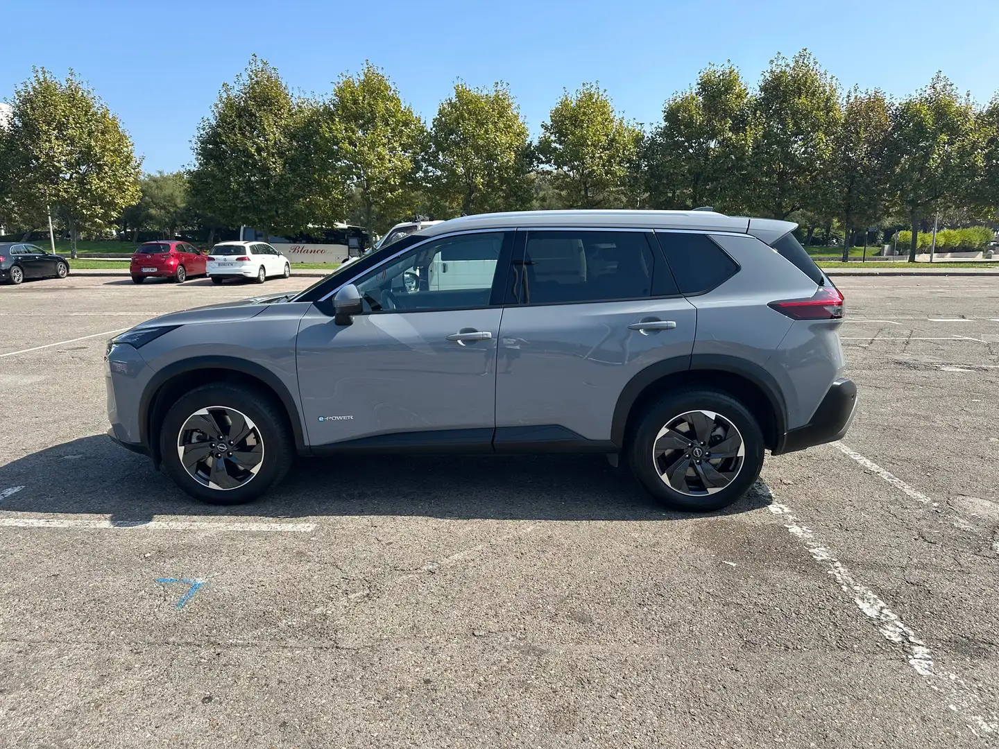 Nissan X-Trail X-Trail 1.5 e-Power N-Connecta 4x2 5pl. 152kW Gris - 2