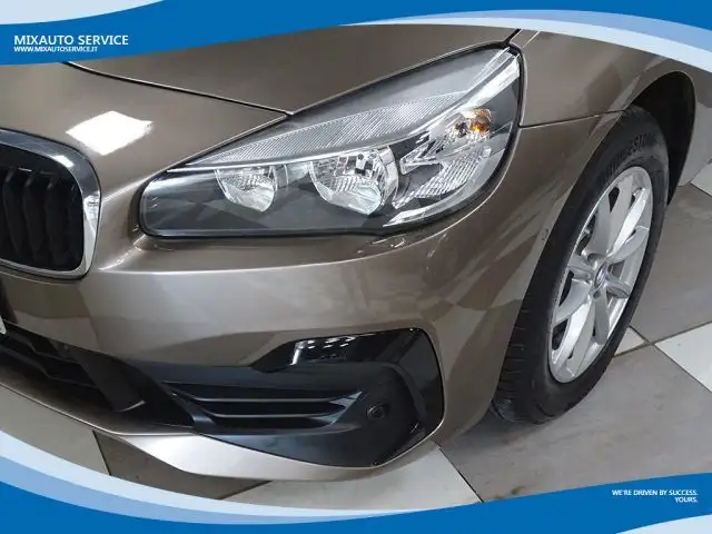 BMW 2 Series view 11