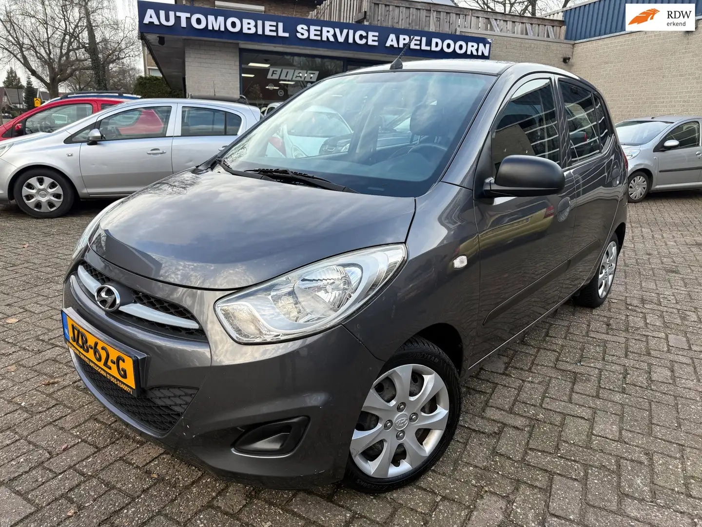 Hyundai i10 1.1 i-Catcher *NW. APK*ELEKTR. RAMEN*STUURBEKR.*5D Grau - 1