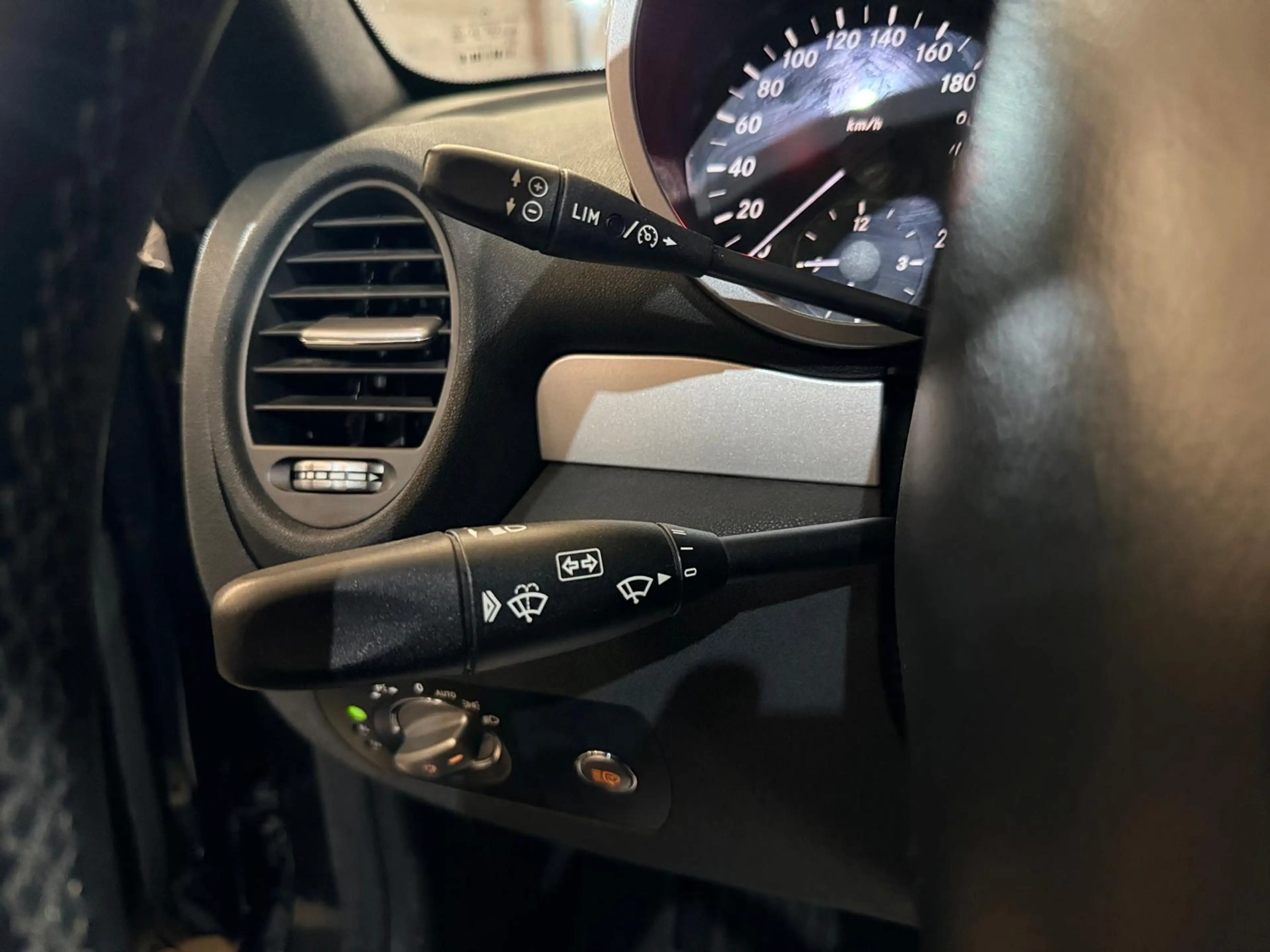 Mercedes-Benz SLK 200 SLK 200 Kompressor Cuir chauffant PDC Xénon J.A — photo 35