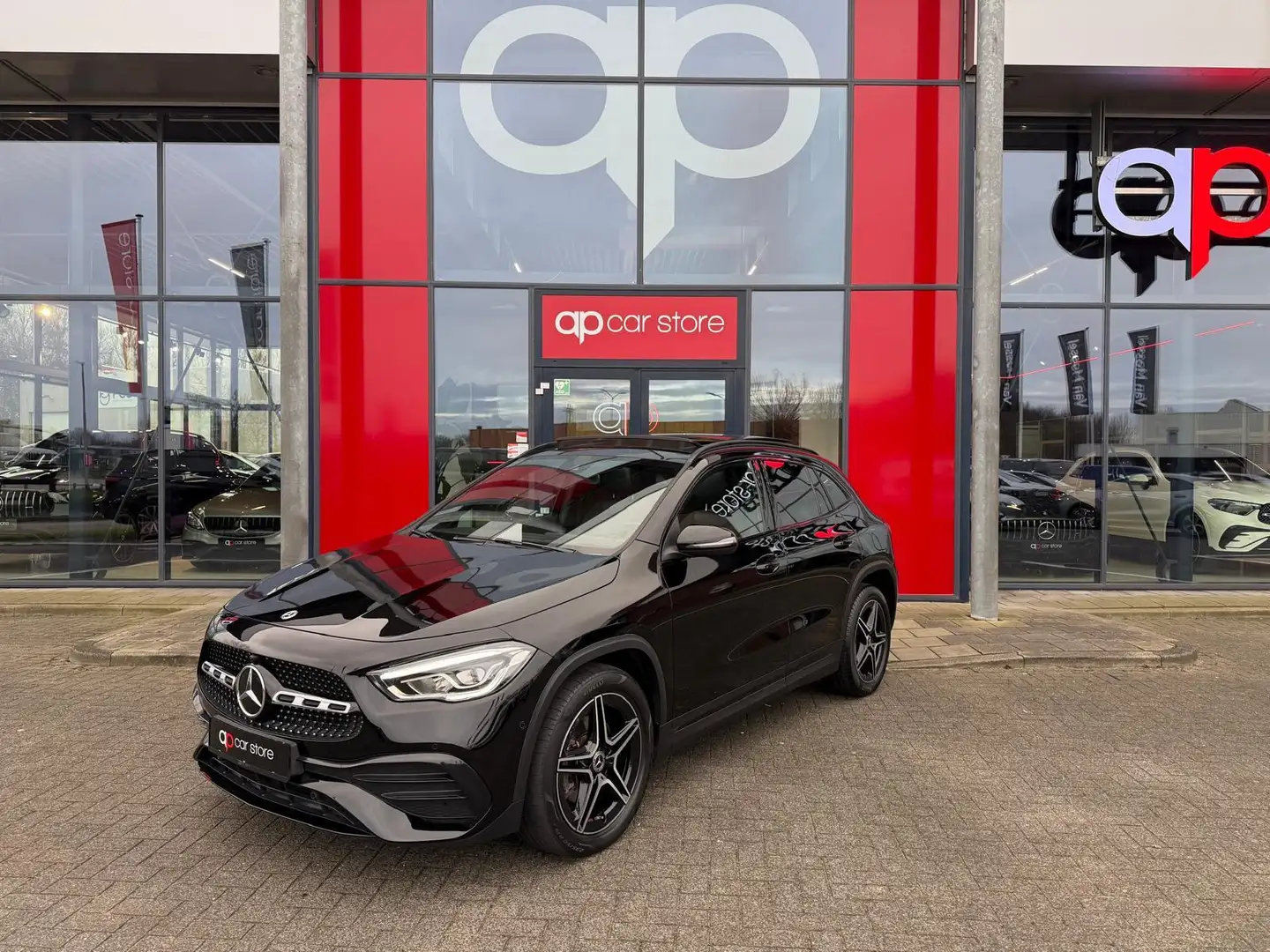 Mercedes-Benz GLA 250 AMG Line Noir - 1