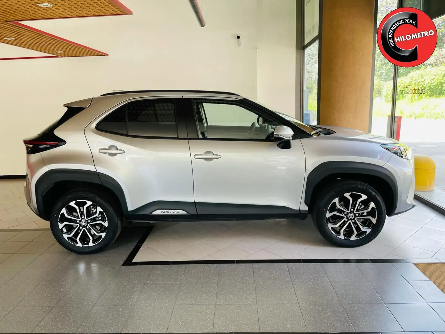 Toyota Yaris Cross 1.5h fwd 116cv e-cvt Bianco - 1