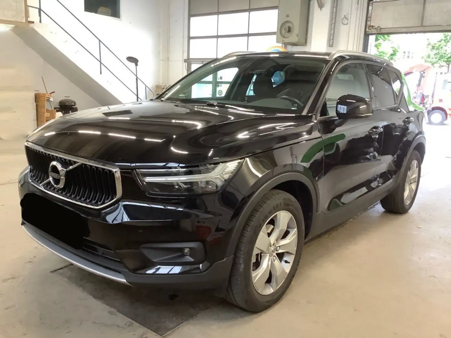 Volvo XC40 Momentum Pro Automatik AHK R-Cam Schwarz - 1
