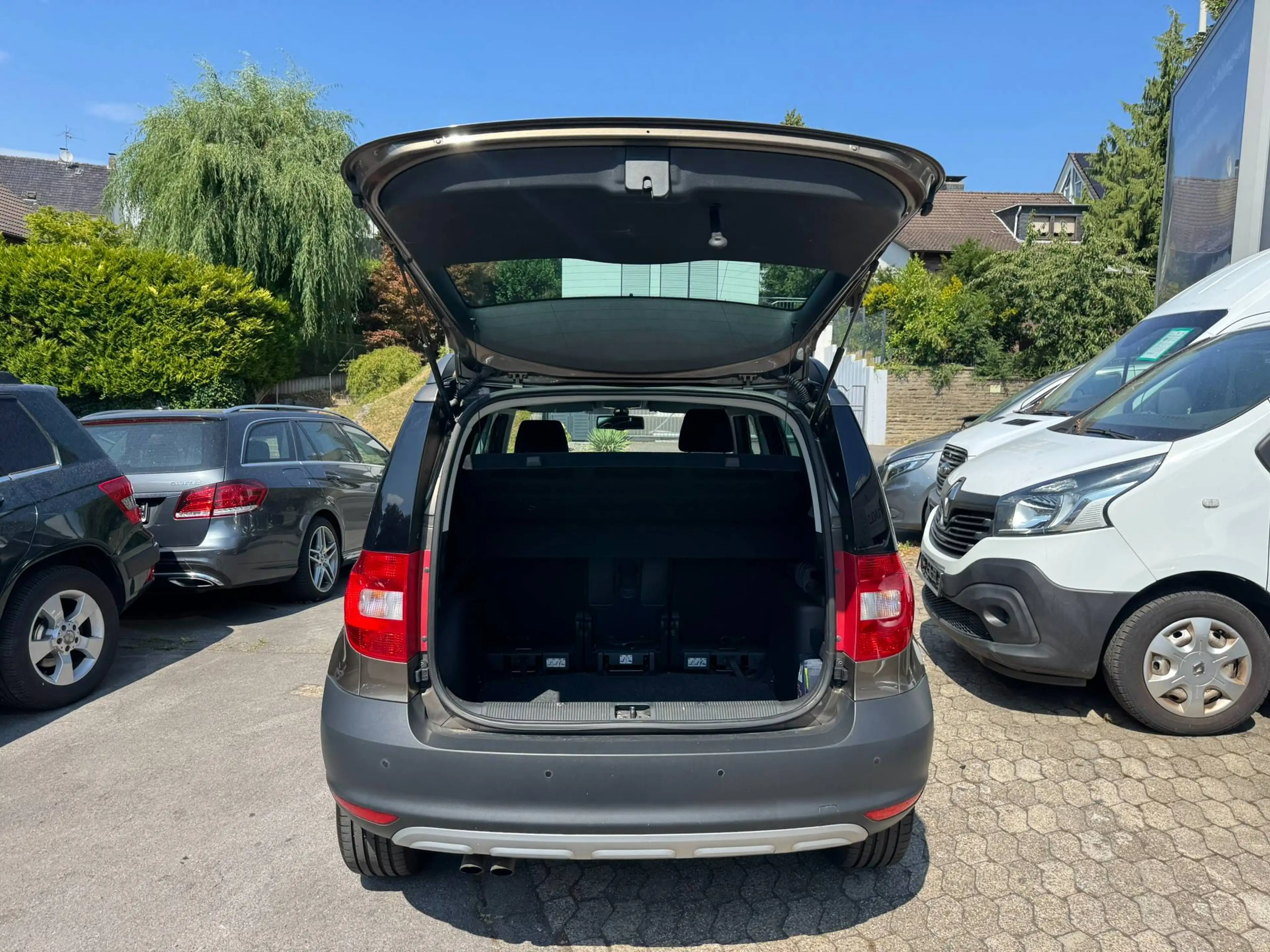 Skoda Yeti Ambition Plus Edition/1.4 Tsi/AHK/PDC/Euro 5/2.Hand — photo 10