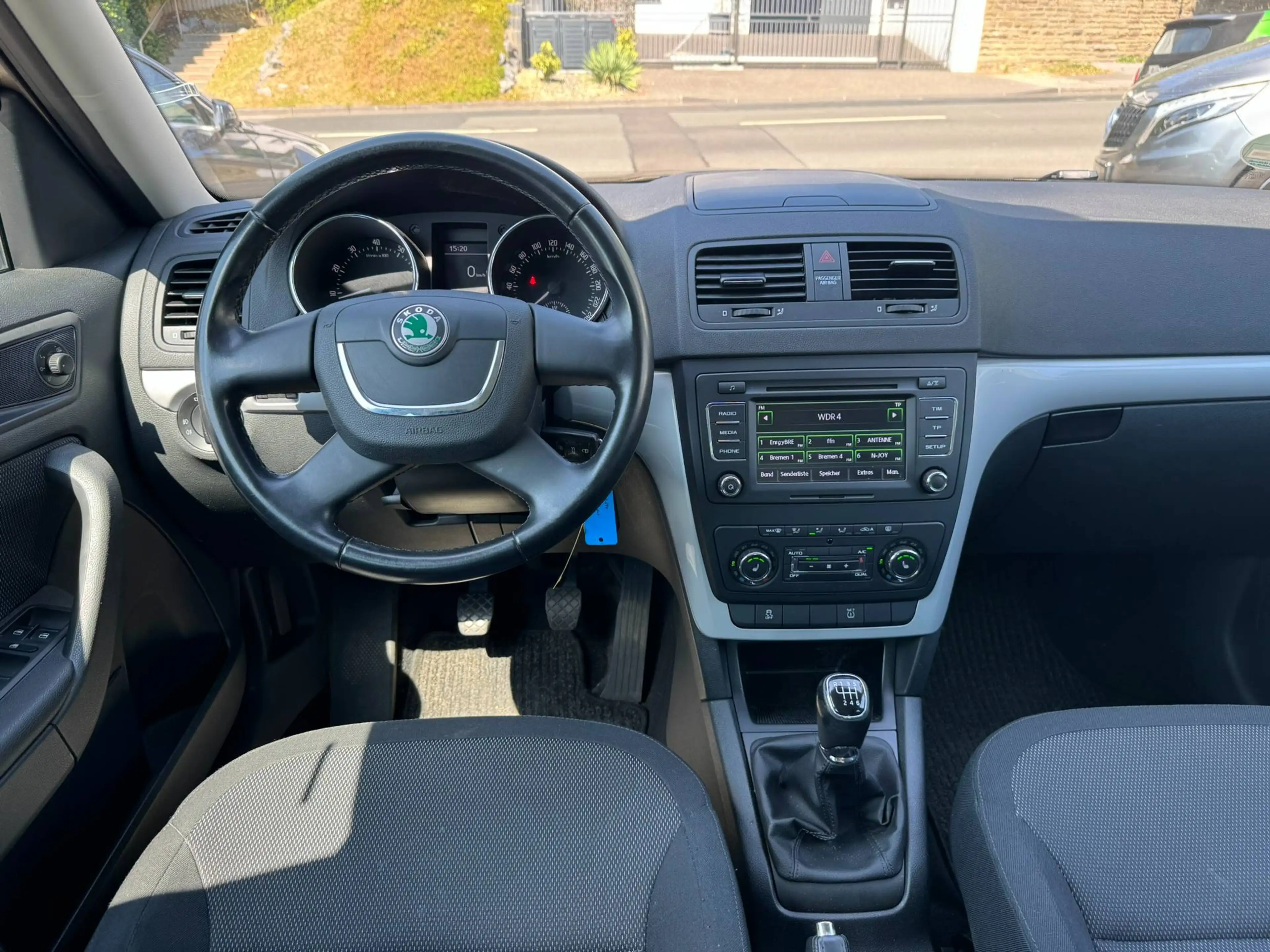 Skoda Yeti Ambition Plus Edition/1.4 Tsi/AHK/PDC/Euro 5/2.Hand — photo 14