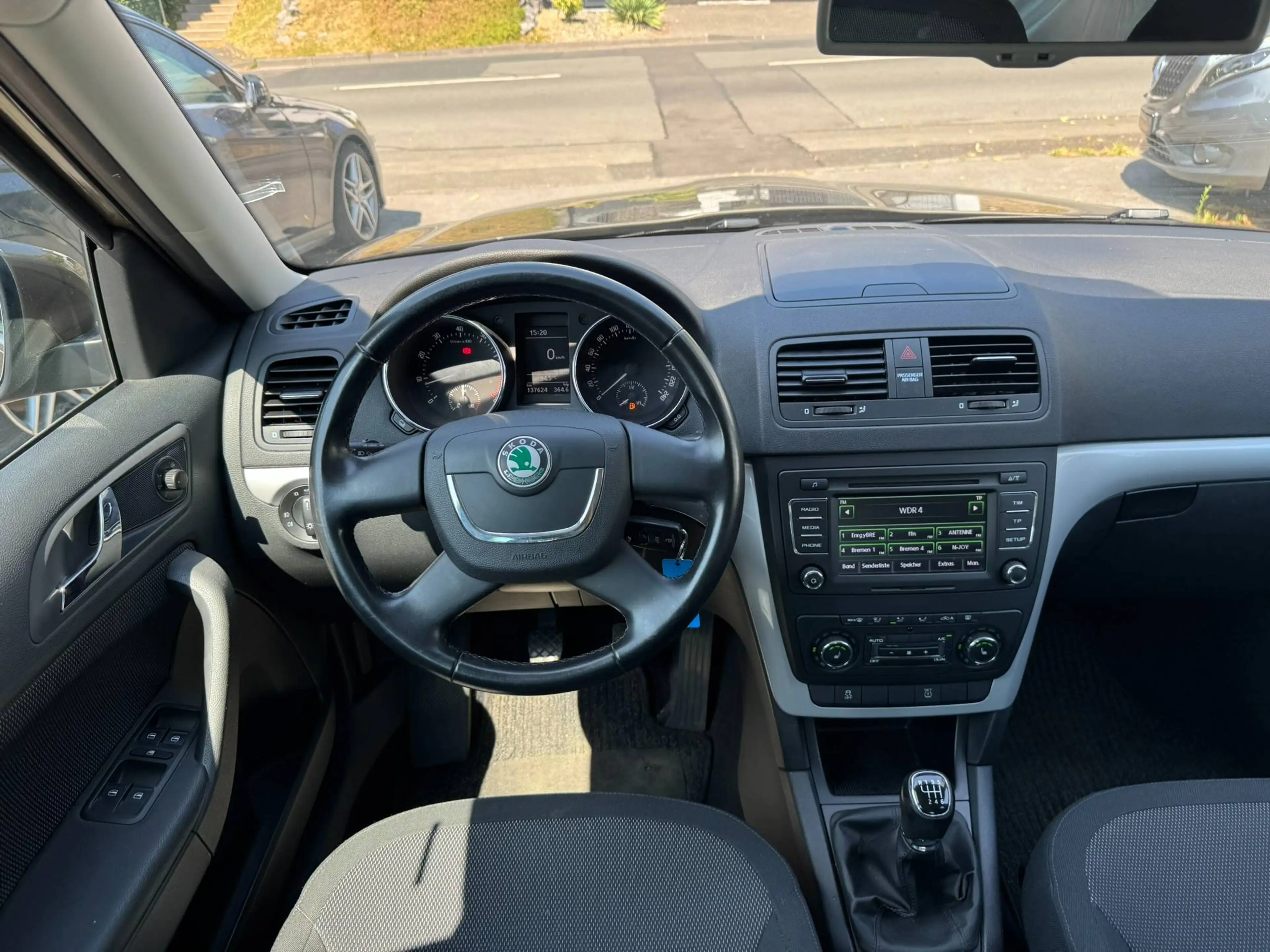 Skoda Yeti Ambition Plus Edition/1.4 Tsi/AHK/PDC/Euro 5/2.Hand — photo 13