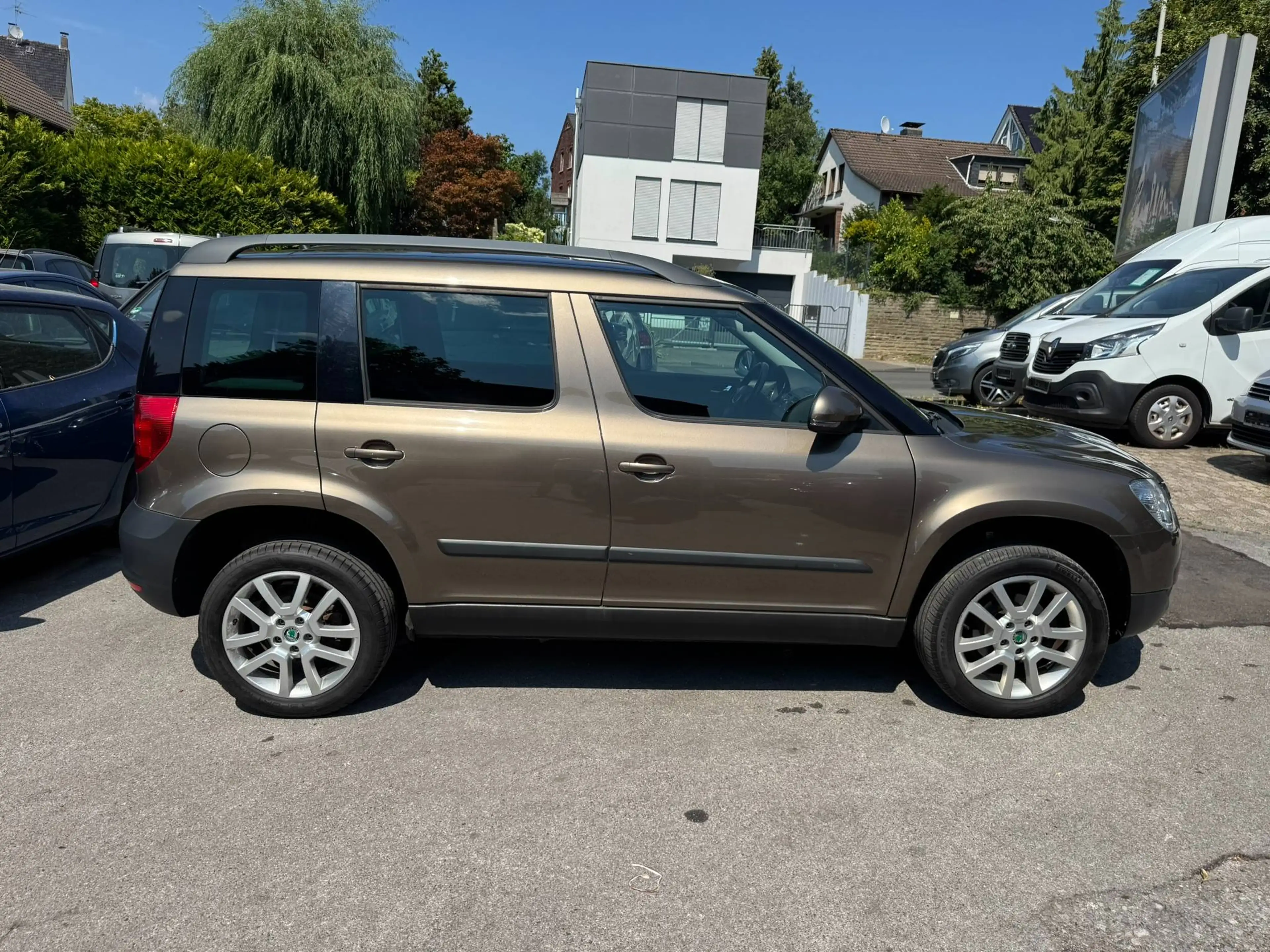 Skoda Yeti Ambition Plus Edition/1.4 Tsi/AHK/PDC/Euro 5/2.Hand — photo 12