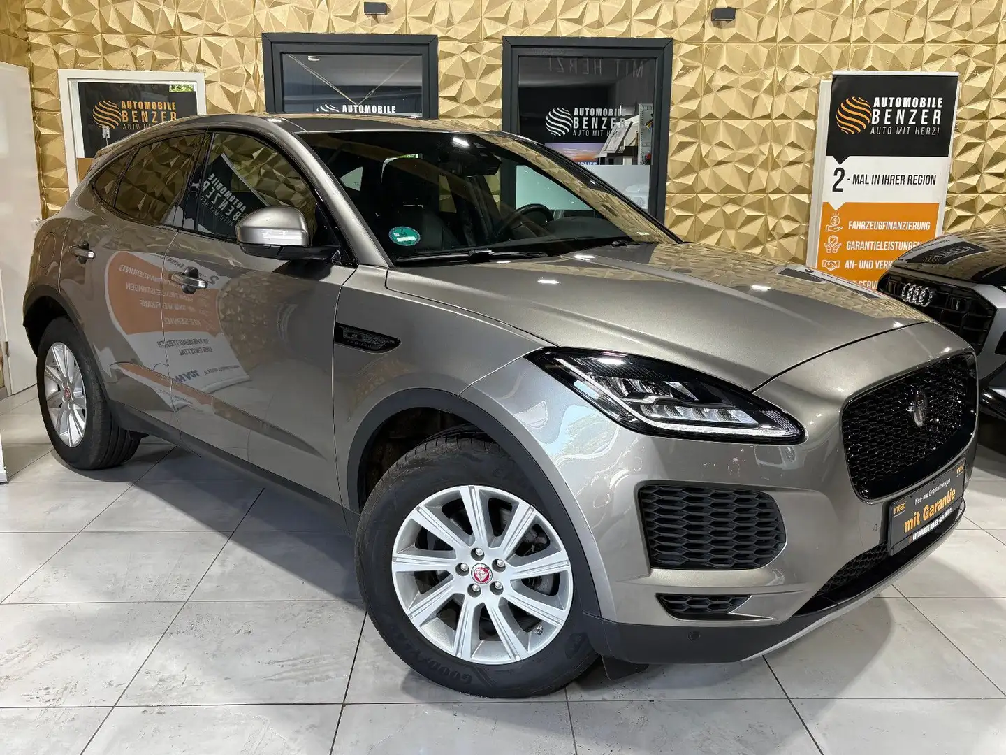 Jaguar E-Pace E-PACE S/NAVI/KAMERA/APPLE/ACC/SHZ/KLIMA/TOTWINK Silber - 1