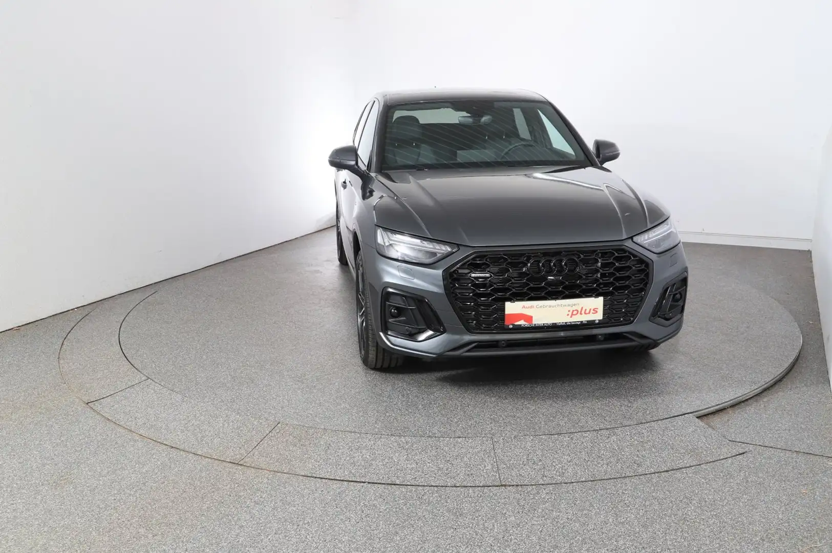 Audi Q5 50 TFSI e quattro admired Grau - 2