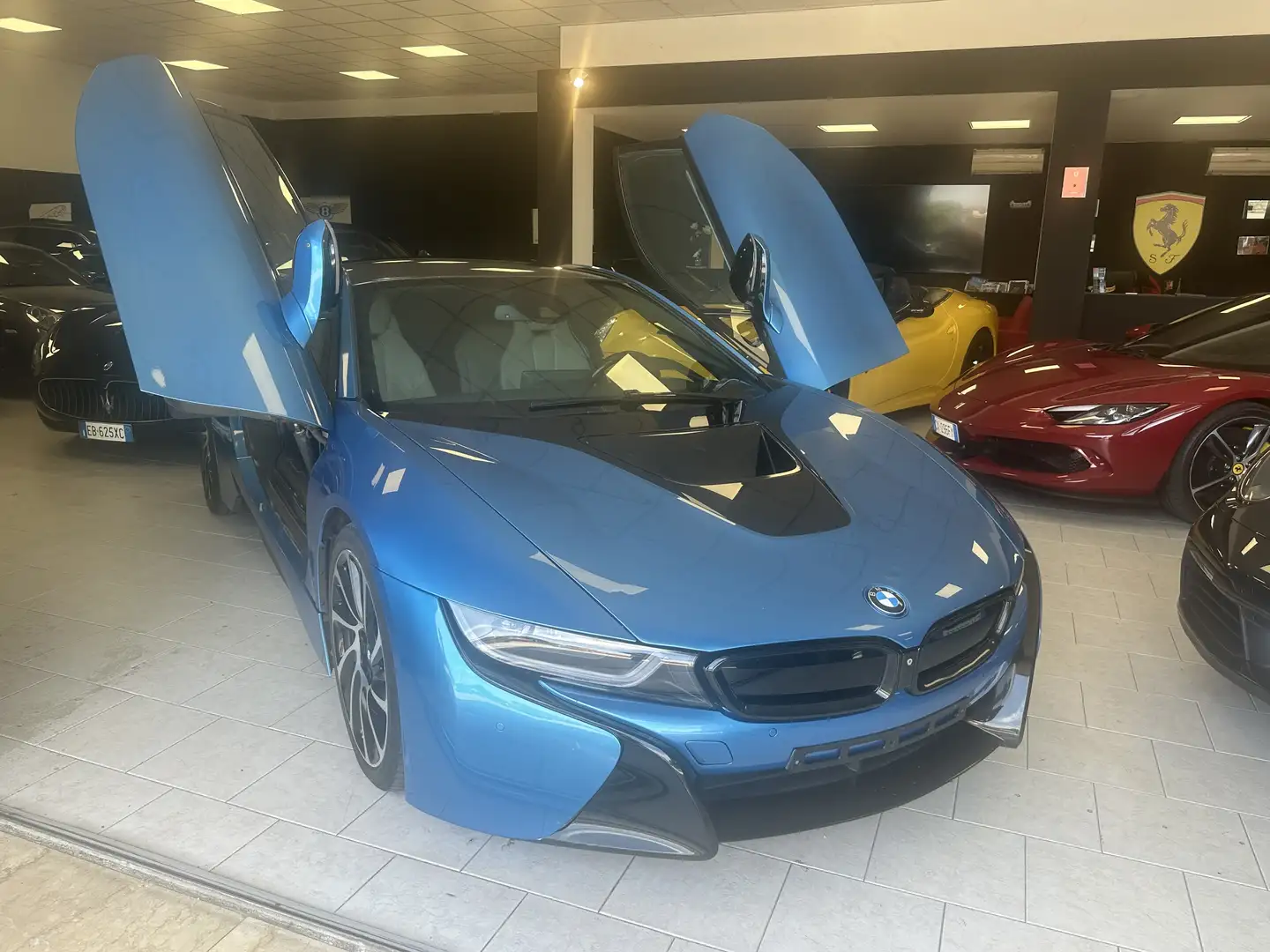 BMW i8 Coupe 1.5 auto Blau - 1