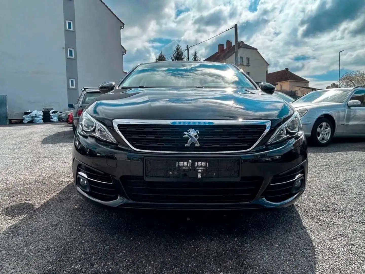 Peugeot 308 ACTIVE PACK KAMERA + NAVI + SHZ + TEMP Schwarz - 2