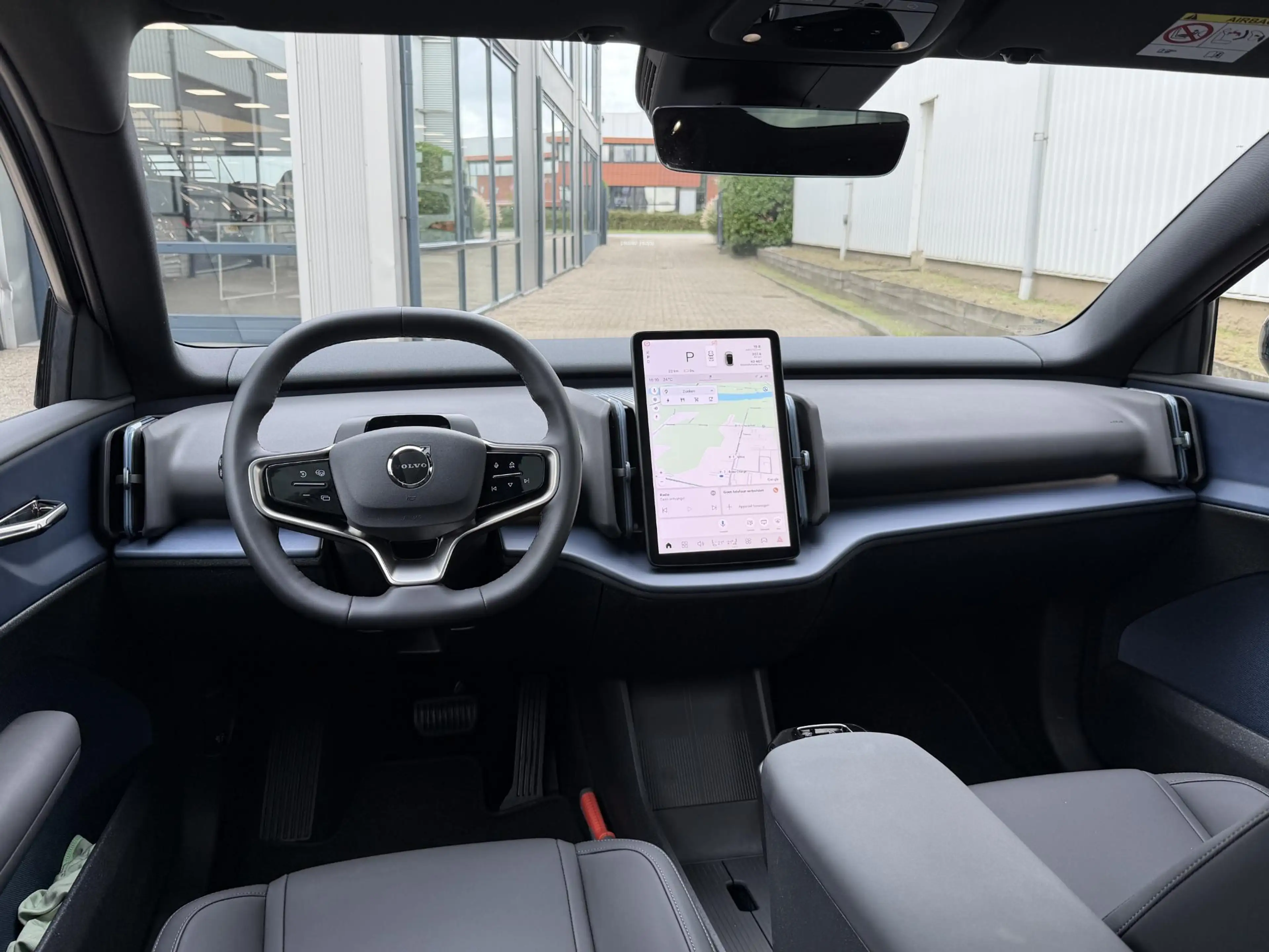 Volvo EX30 Twin Motor Performance Ultra 69 kWh | Adapt.Cruise — photo 3