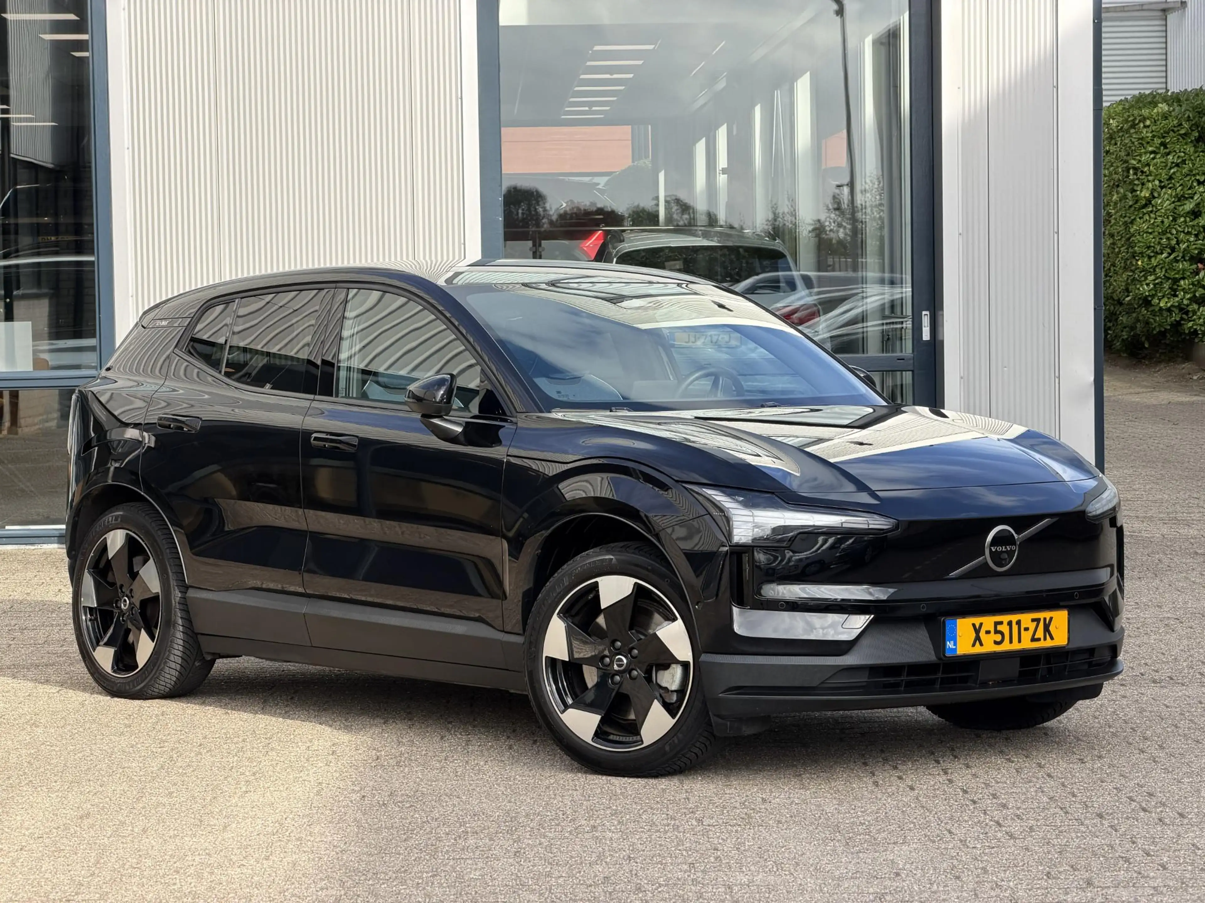 Volvo EX30 Twin Motor Performance Ultra 69 kWh | Adapt.Cruise — photo 12