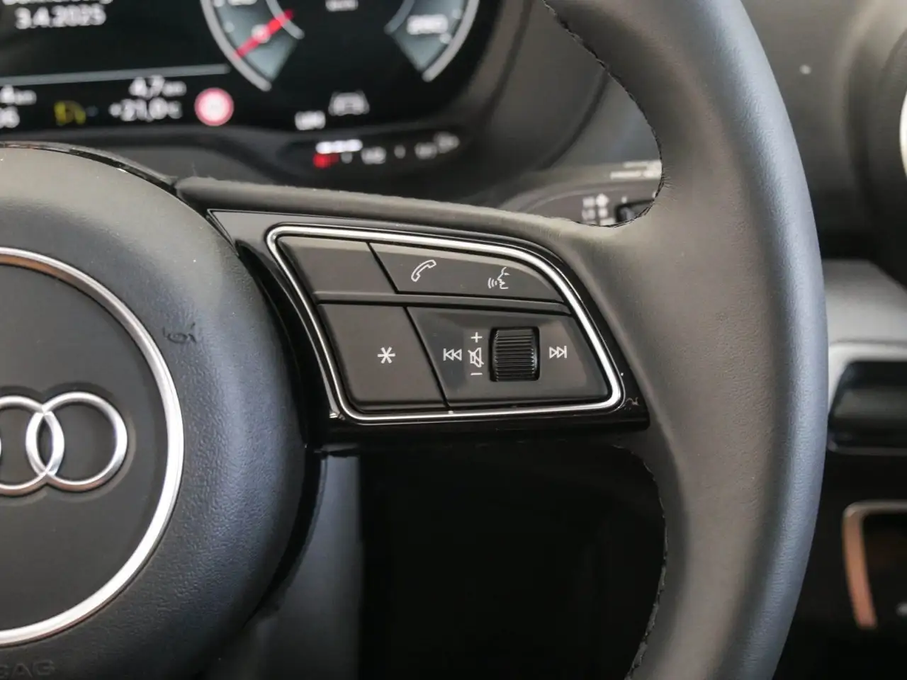 Audi Q2 30 TFSI AHK LED Virtual 15
