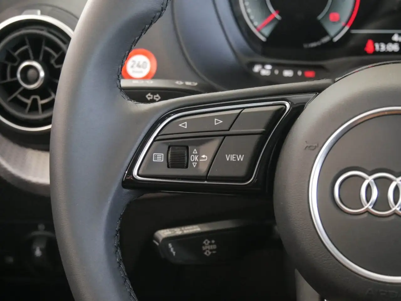 Audi Q2 30 TFSI AHK LED Virtual 14