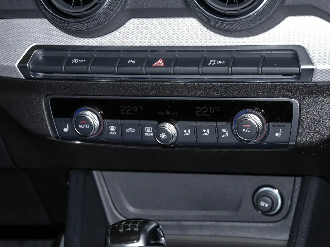 Audi Q2 30 TFSI AHK LED Virtual 7