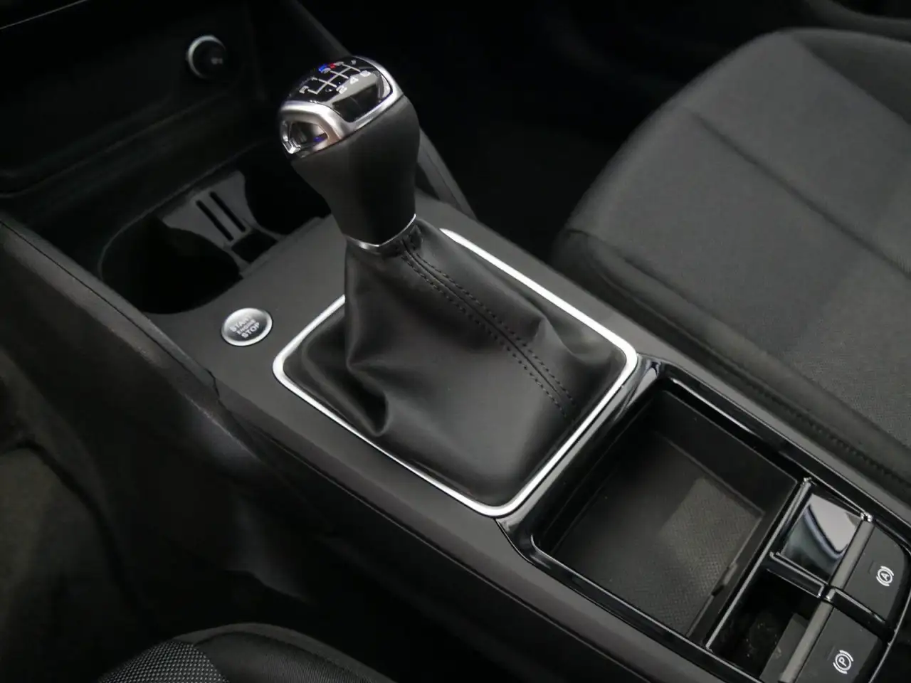 Audi Q2 30 TFSI AHK LED Virtual 9