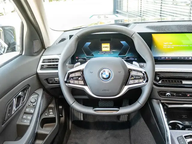 BMW 3 Series view 10