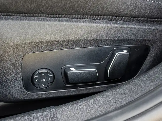 BMW 3 Series view 11
