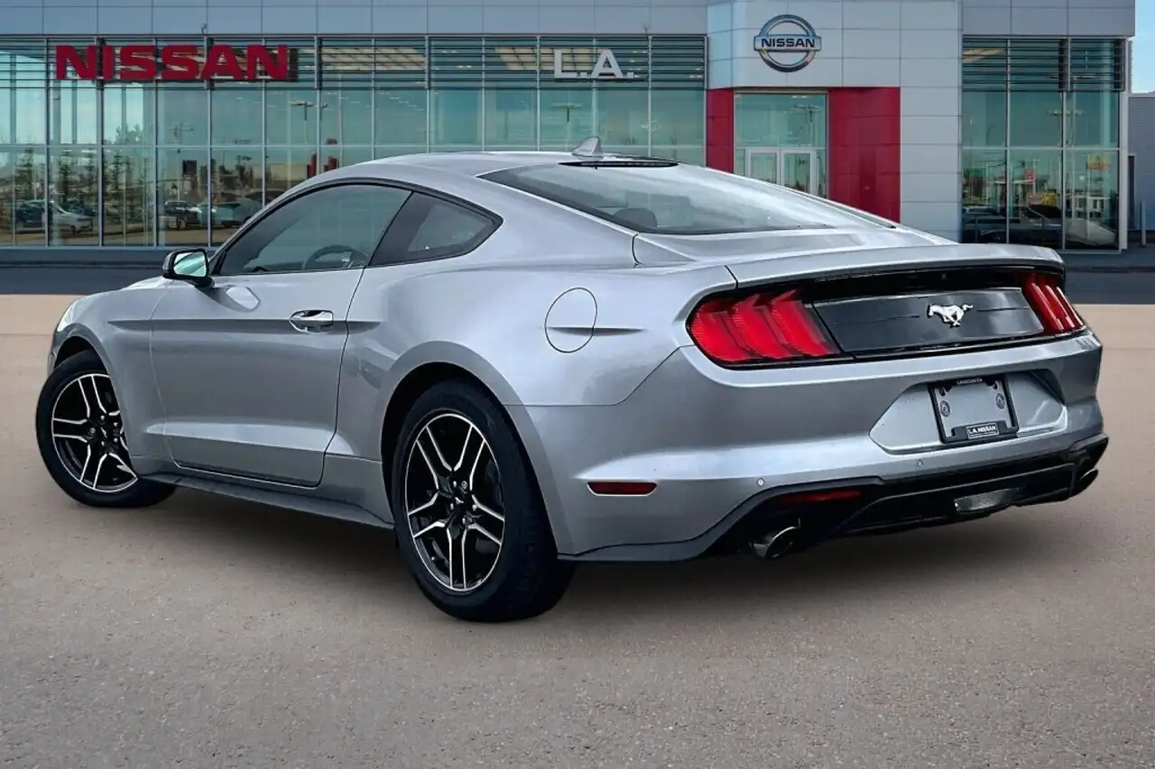 Ford Mustang снимка Ford Mustang