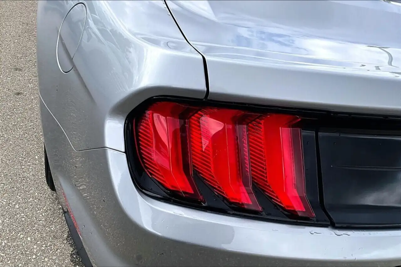 Ford Mustang снимка Ford Mustang