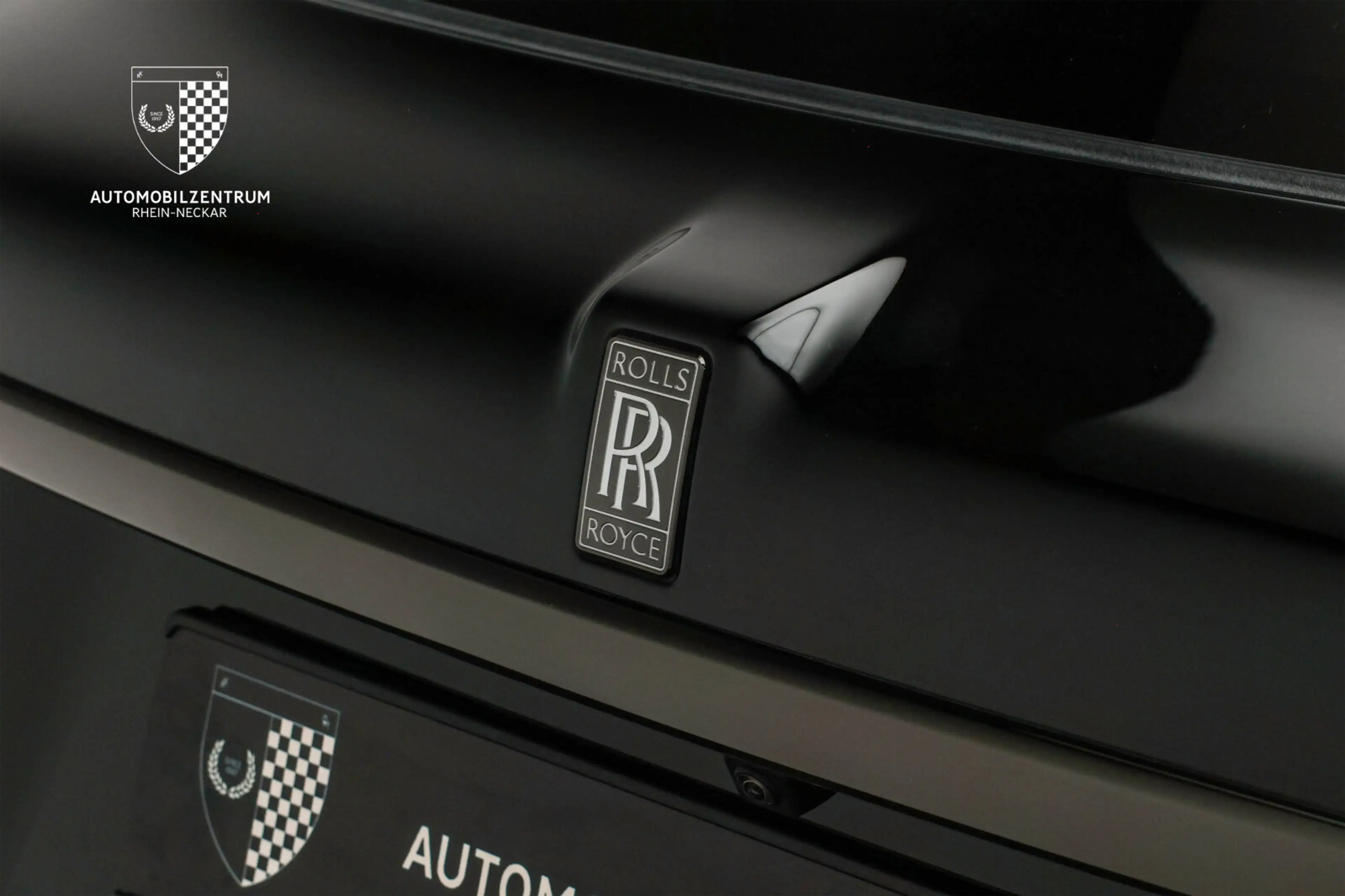 Rolls-Royce Cullinan Cullinan Black Badge Coachline/Starlight/Bespoke — photo 14