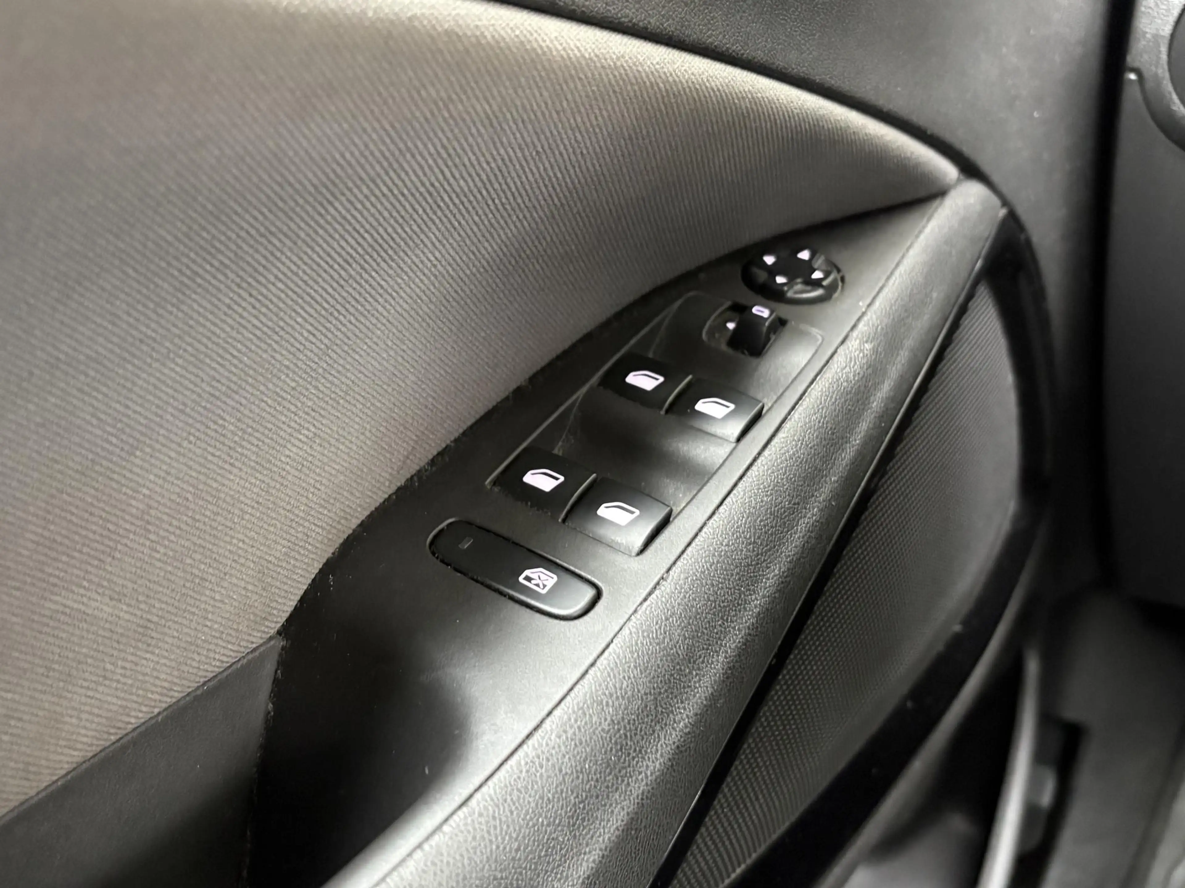 Opel Crossland X 1.2 Turbo Innovation - Automaat - Navigatie - Trek — photo 25