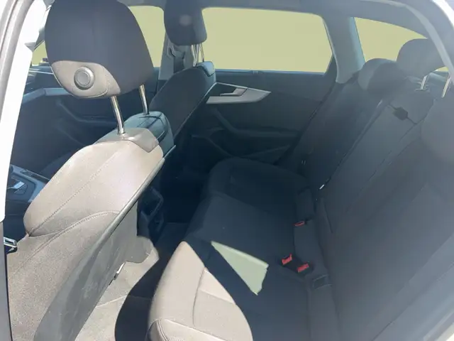 Audi A4 view 12