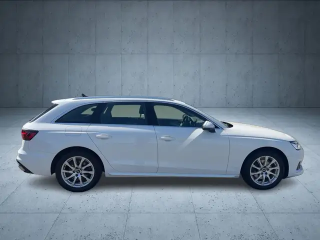 Audi A4 view 6