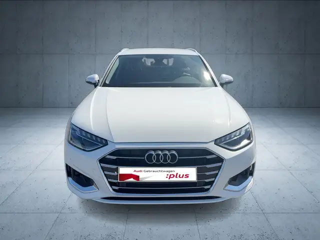 Audi A4 view 8