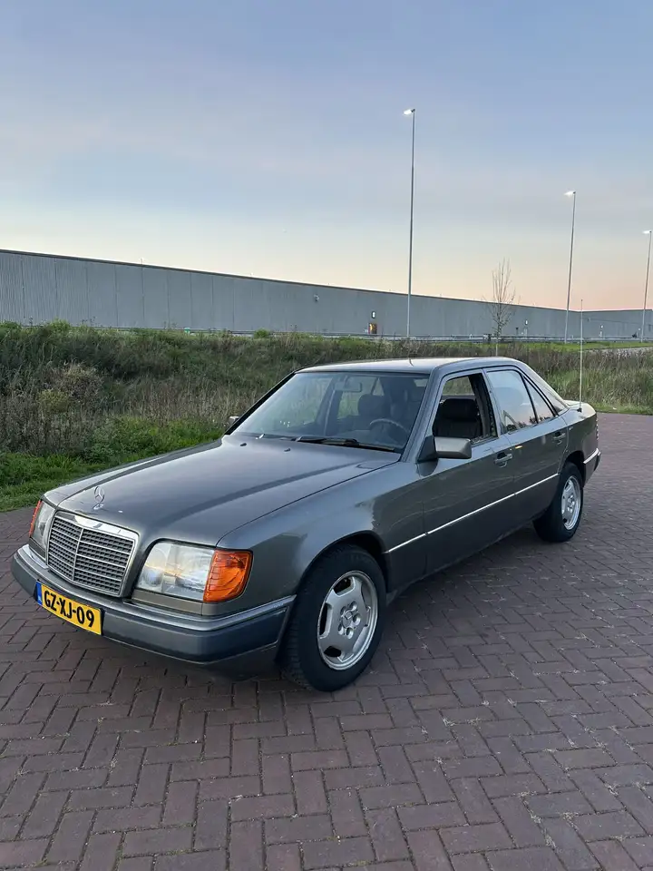 Mercedes-Benz 300