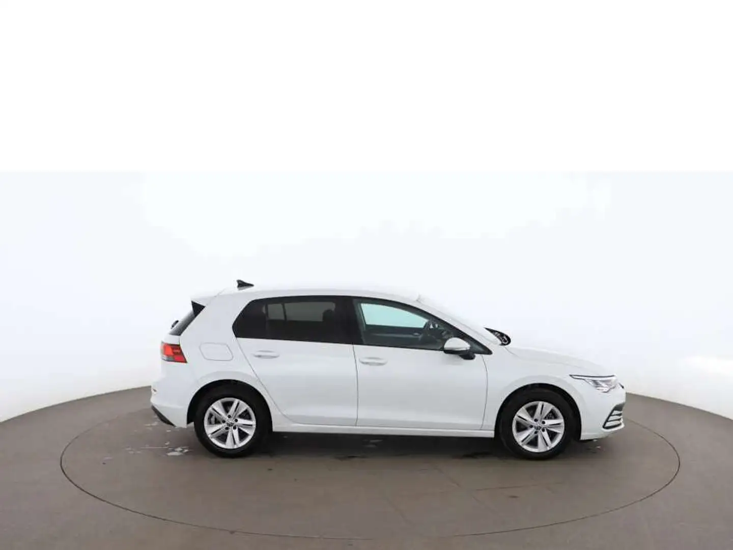 Volkswagen Golf VIII 2.0 TDI Life Aut LED RADAR NAV SITZHZG Weiß - 2