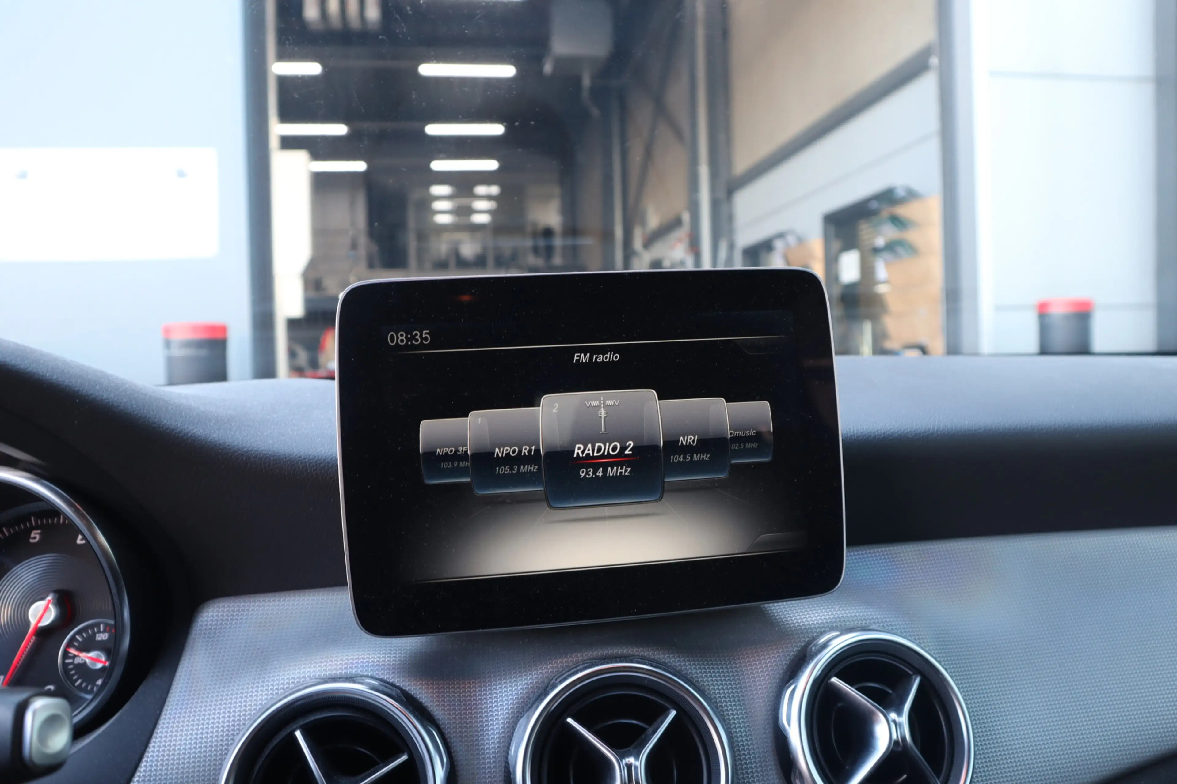 Mercedes-Benz GLA 180 Activity Edition | Camera | El.klep | LED | Clima — photo 19