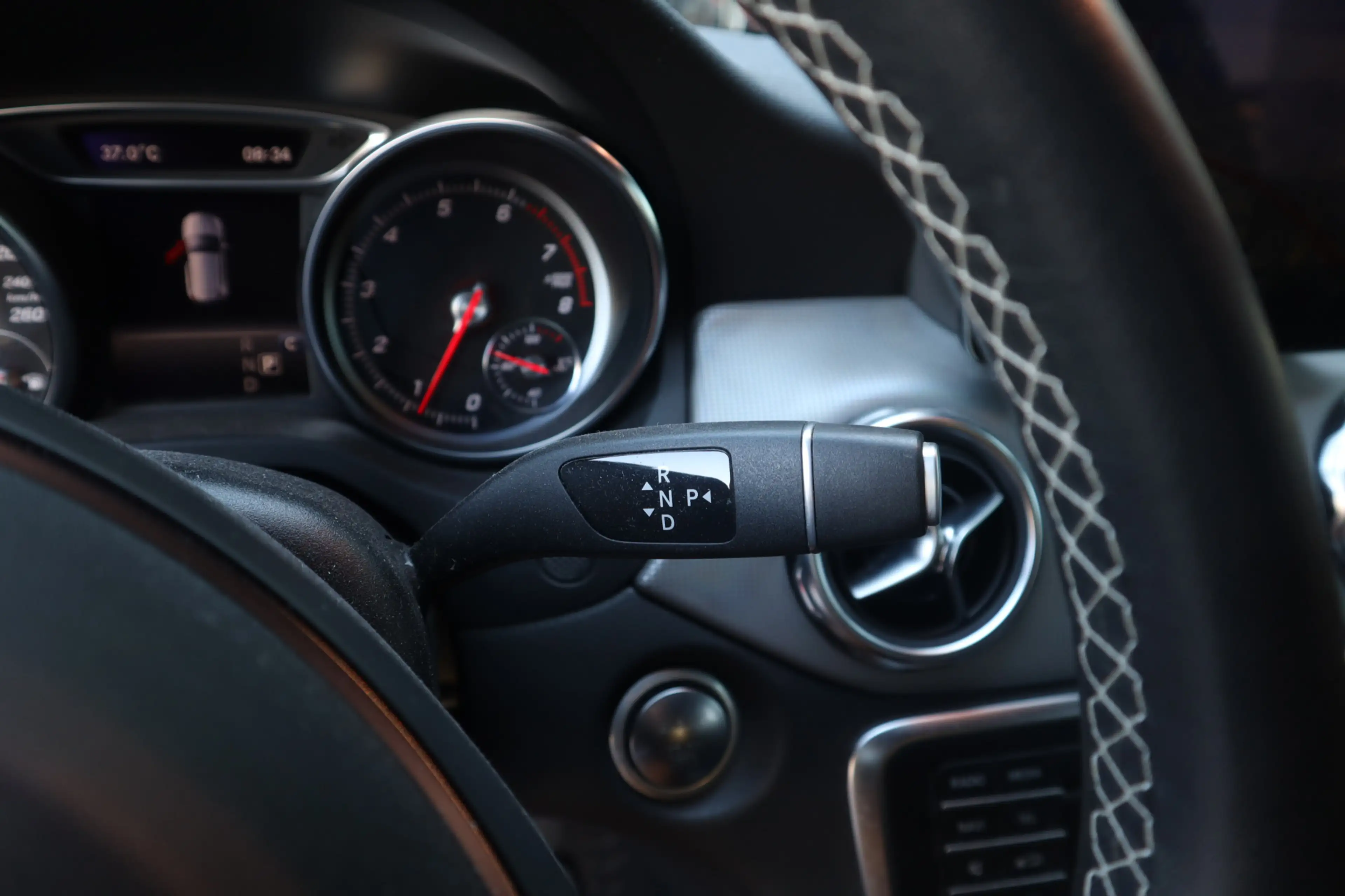 Mercedes-Benz GLA 180 Activity Edition | Camera | El.klep | LED | Clima — photo 15