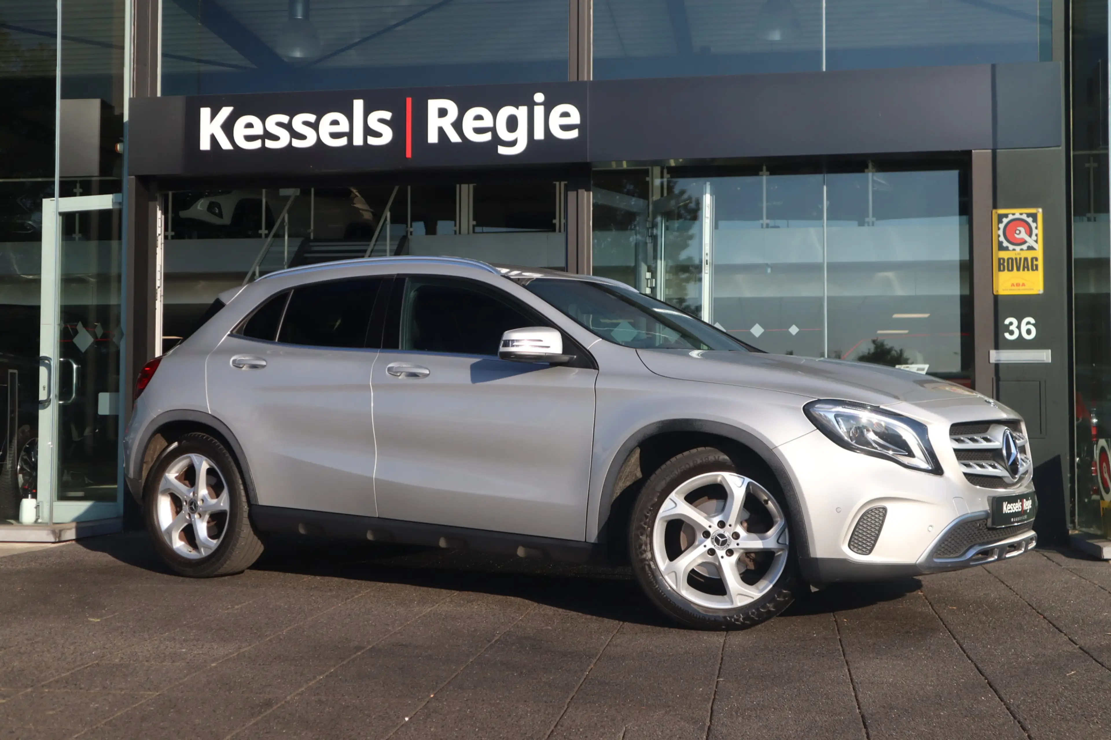 Mercedes-Benz GLA 180 Activity Edition | Camera | El.klep | LED | Clima — photo 2