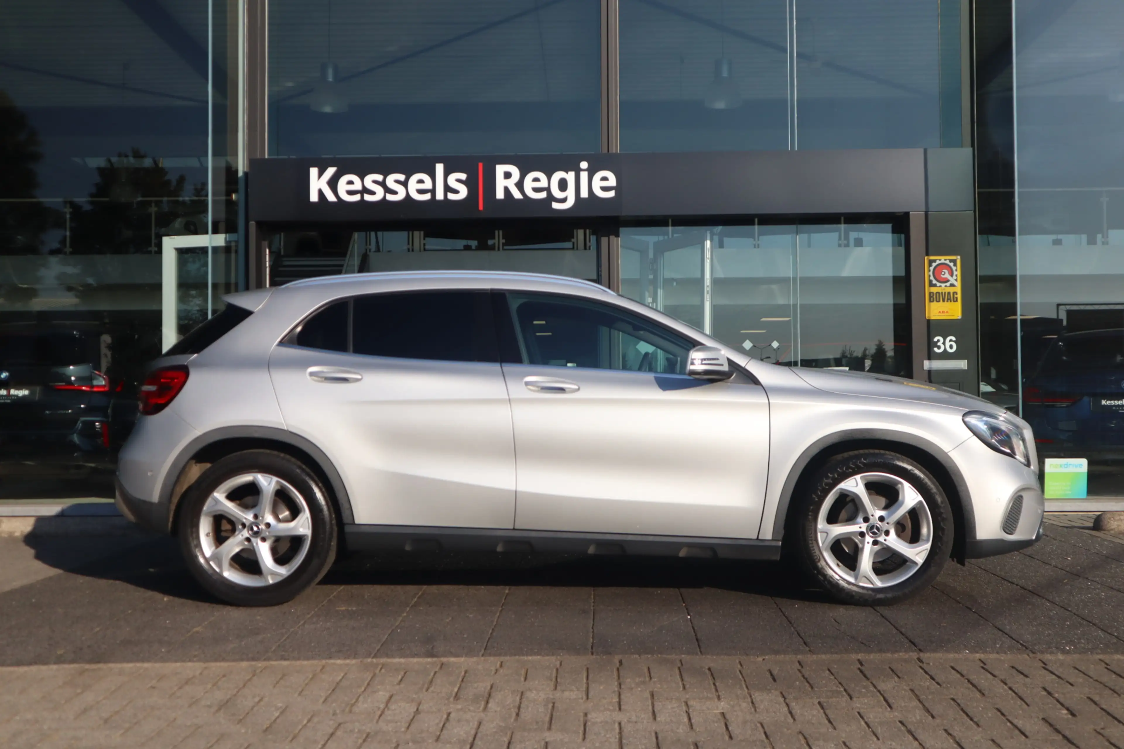 Mercedes-Benz GLA 180 Activity Edition | Camera | El.klep | LED | Clima — photo 3