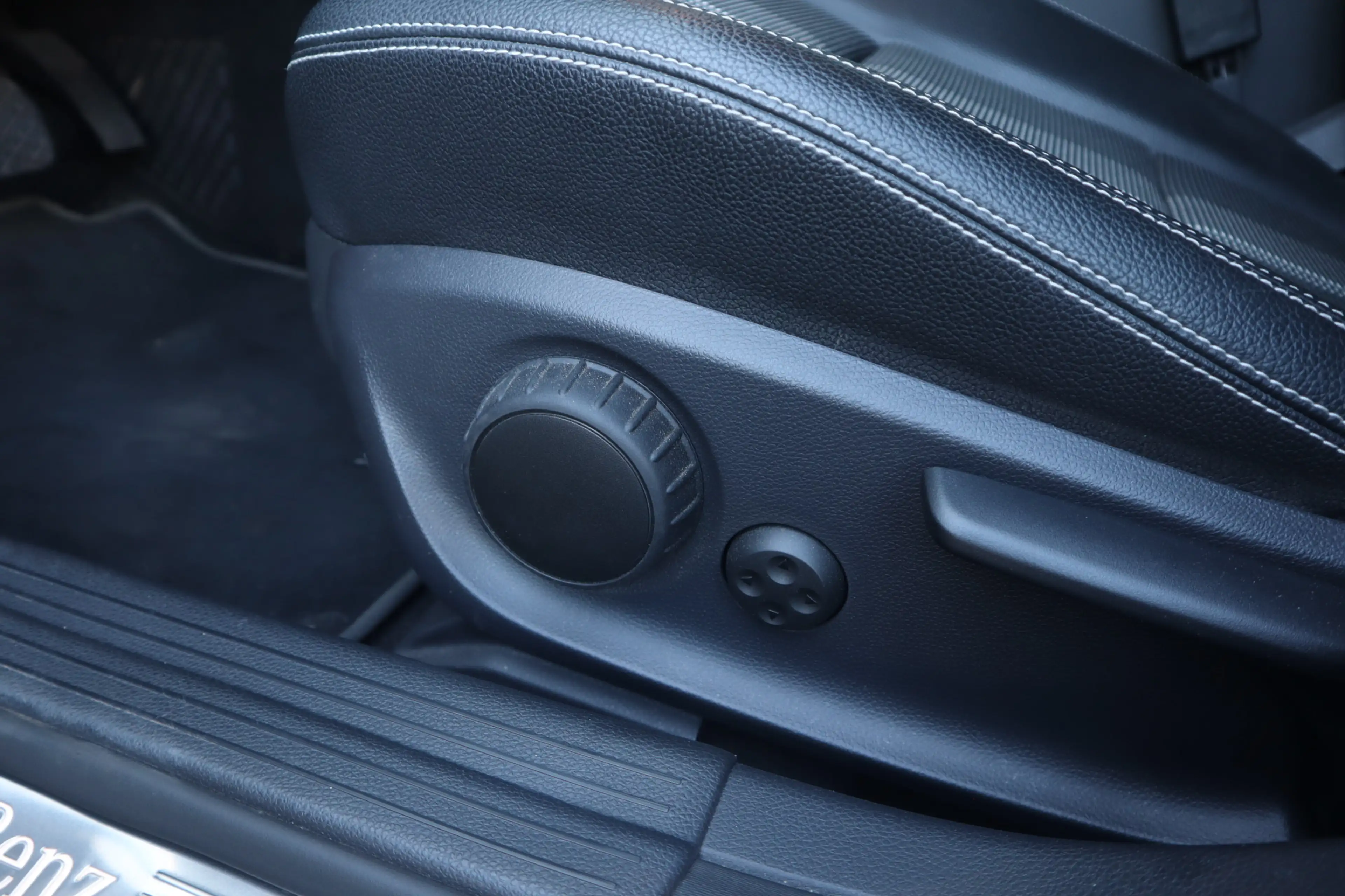 Mercedes-Benz GLA 180 Activity Edition | Camera | El.klep | LED | Clima — photo 10