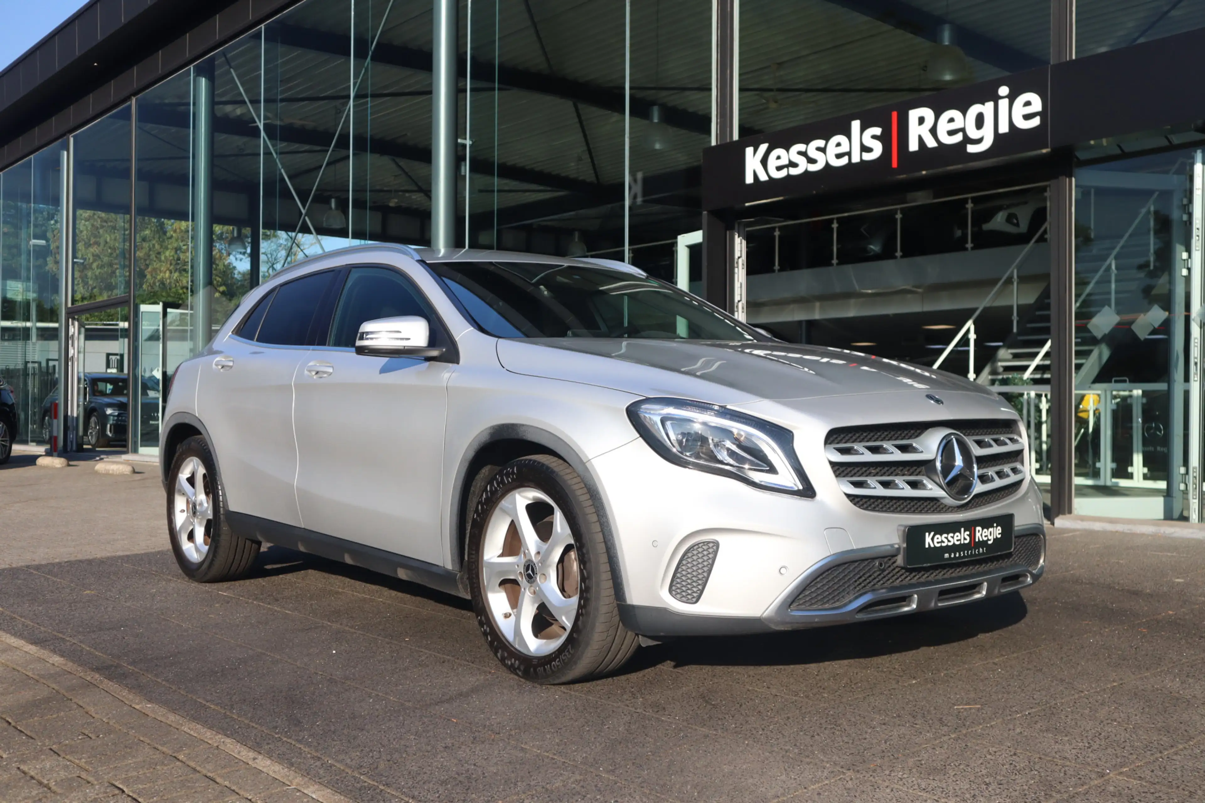 Mercedes-Benz GLA 180 Activity Edition | Camera | El.klep | LED | Clima — photo 4