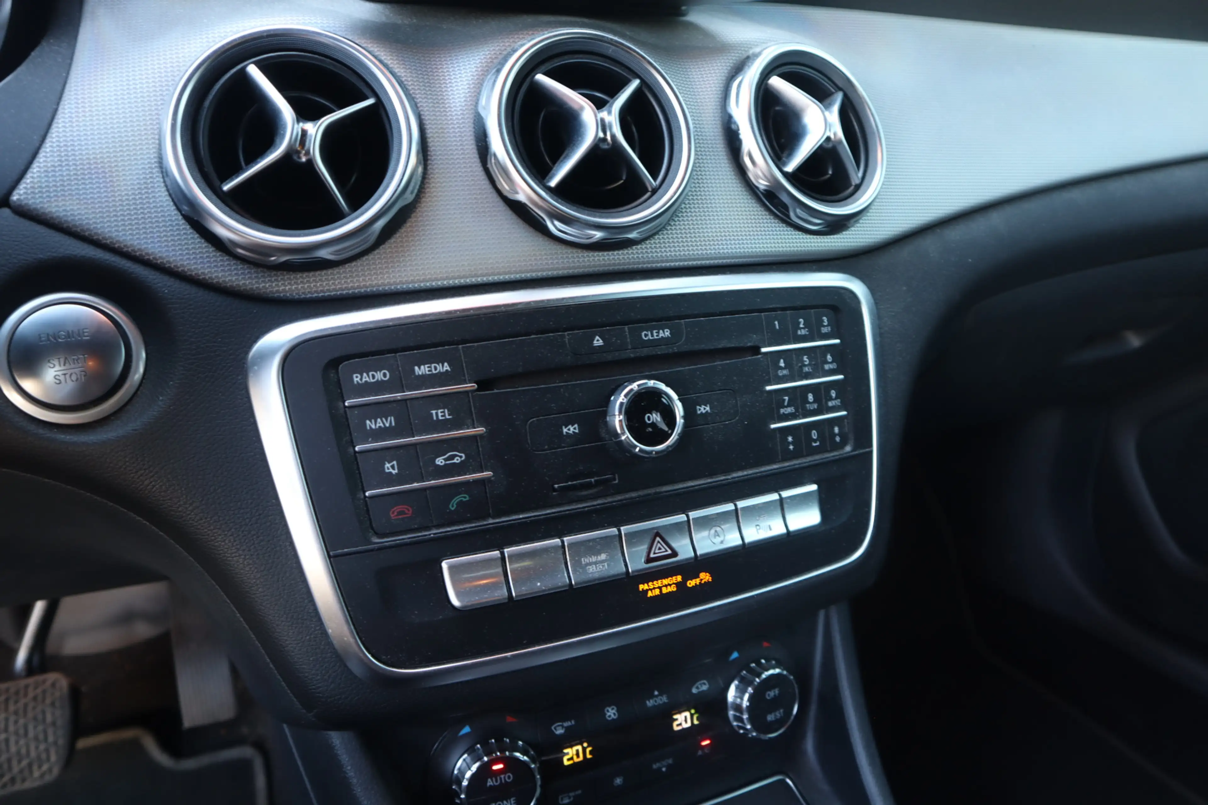 Mercedes-Benz GLA 180 Activity Edition | Camera | El.klep | LED | Clima — photo 21
