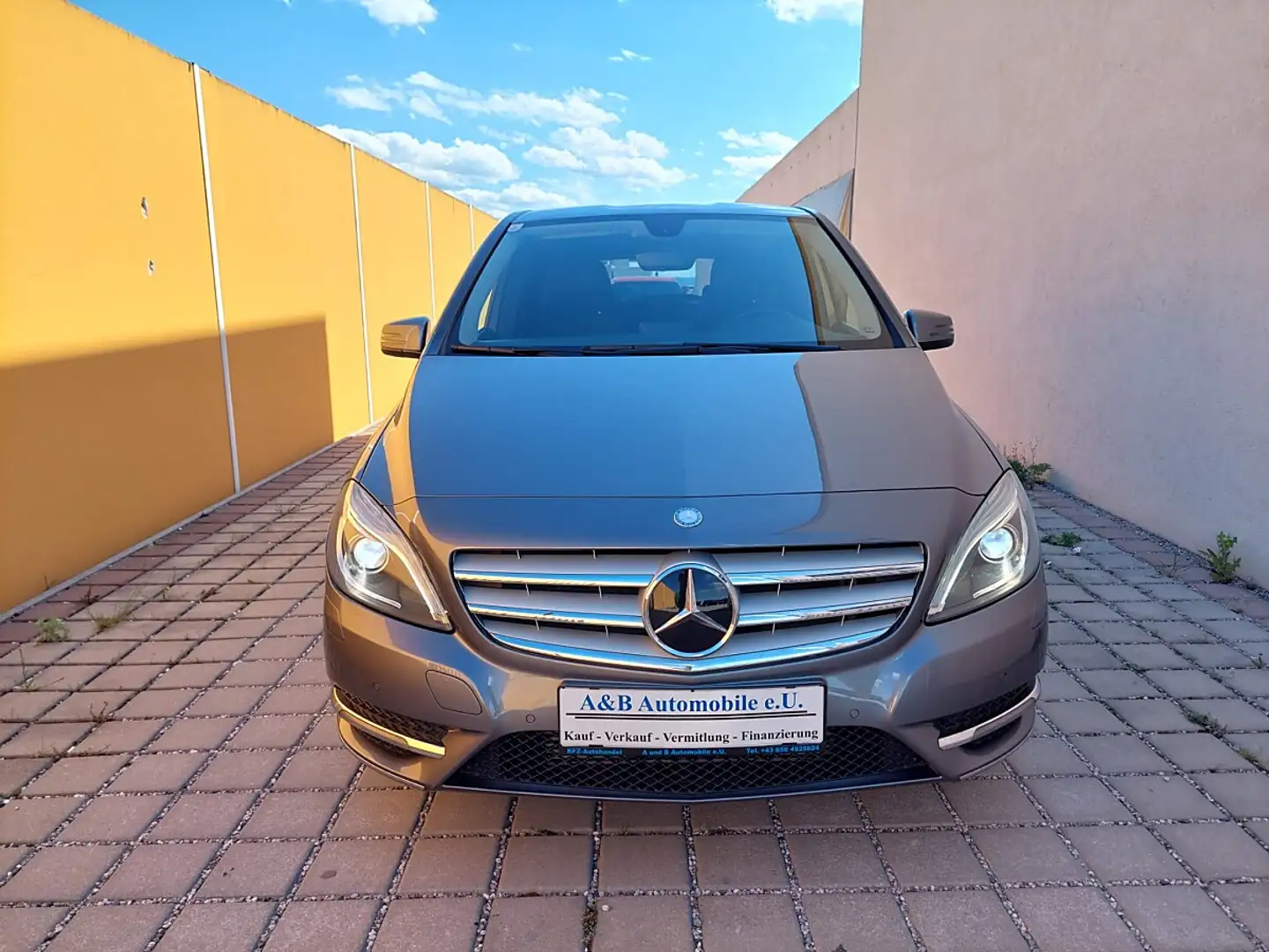 Mercedes-Benz B 180 CDI BlueEfficiency A-Edition Plus DPF Sofort Kr... Grau - 2