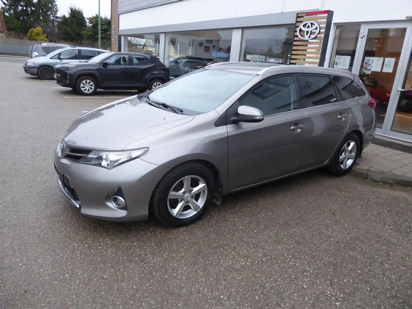 Toyota Auris TS 1,4 D-4D Active Braun - 2