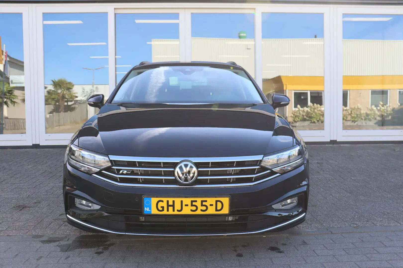 Volkswagen Passat Variant 1.5 TSI R-Line Business, Cruise Control, Automaat, Zwart - 2