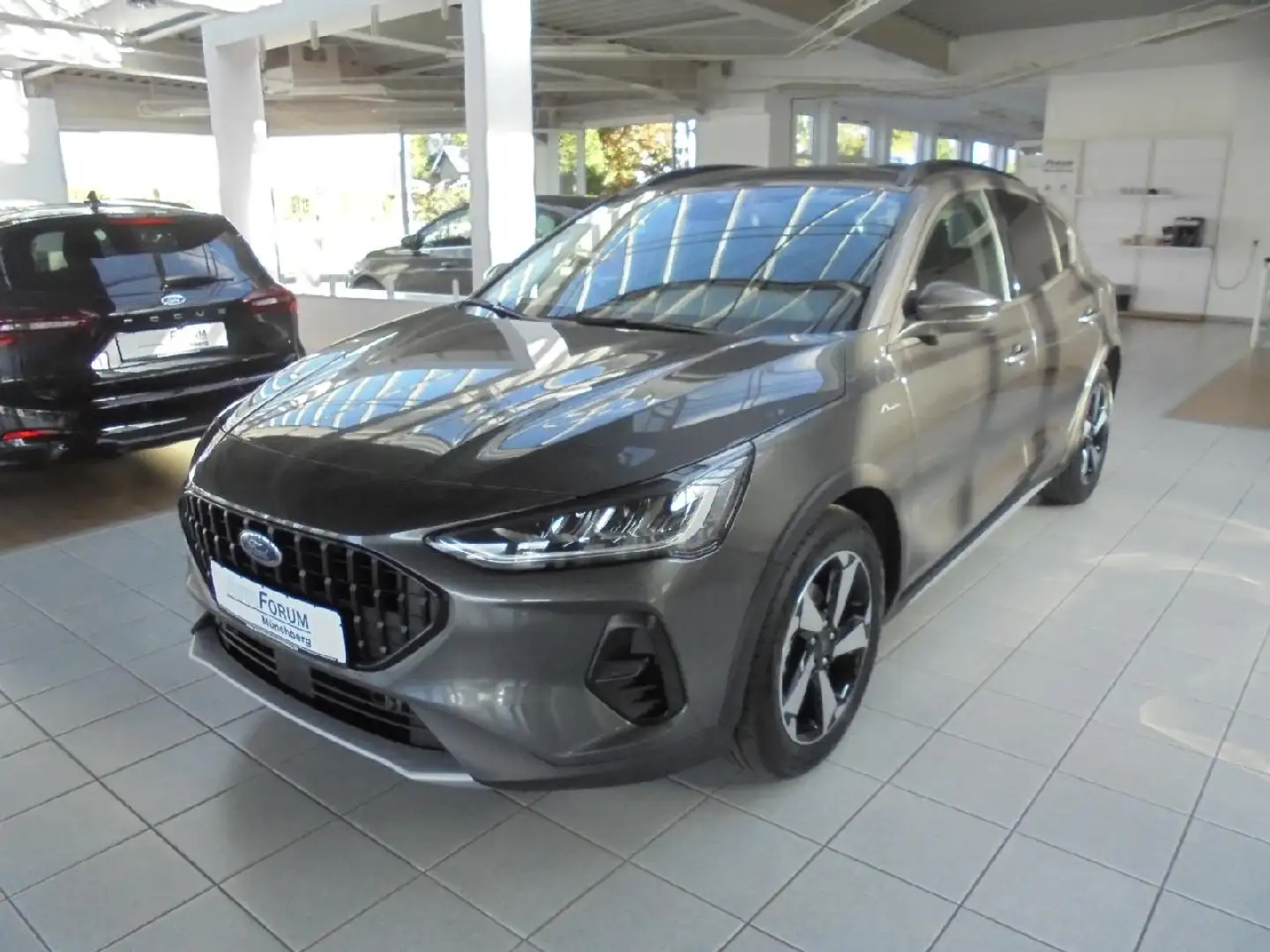 Ford Focus Active Grau - 1